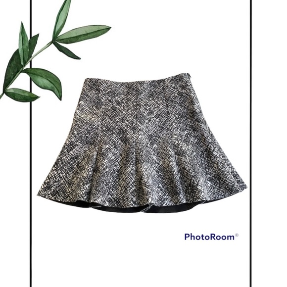 Zara Dresses & Skirts - Zara Women’s Flare Black and White Mini Skirt